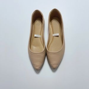 Women’s Nude Ballet Pointed Toe Flats Size 7